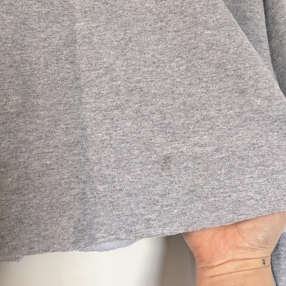 Hija De Tu Madre Latina Cropped Sweatshirt - Picture 4 of 6